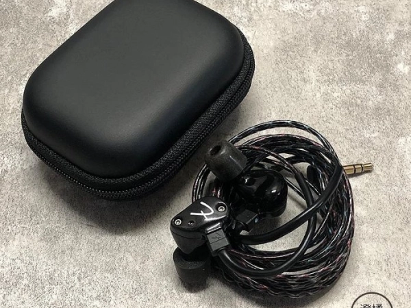 『澄橘』FENDER NINE 1 IEM 入耳式監聽耳機《二手 無盒裝 中古》A72572