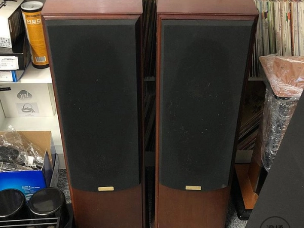 『澄橘』RUARK Acoustics Paladin 大將軍 落地喇叭 木紋《二手交換買賣》A73192