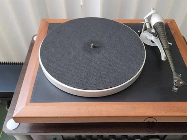 『澄橘』Wilson Benesch ACT1+碳纖維唱臂ACT2+MC唱頭放大《二手交換買賣》B02465
