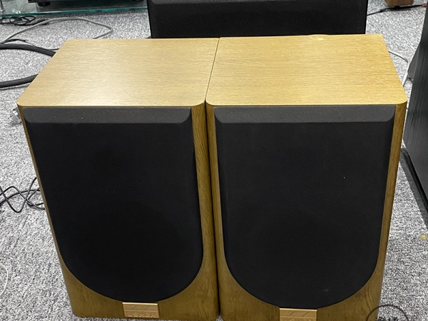 『澄橘』USHER L1 兩音路 書架型喇叭 一對 木紋《二手交換買賣》A75540