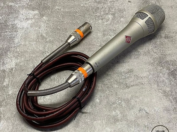 『澄橘』Neumann 紐曼 KMS-105 手持電容式麥克風 銀《二手 無盒裝 中古》A76513