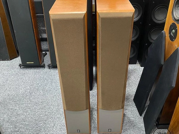 『澄橘』Yamaha NS-150 落地喇叭 木紋《二手交換買賣》A78768