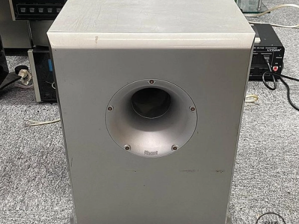 『澄橘』Magnat Betasub 25A 重低音喇叭 銀《二手交換買賣》A81621