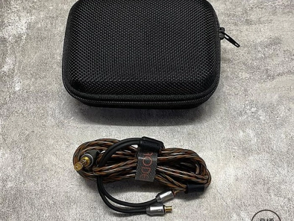 『澄橘』Audio-Technica鐵三角 ATH-E70 三單體平衡電樞入耳式監聽耳機《二手》A81951