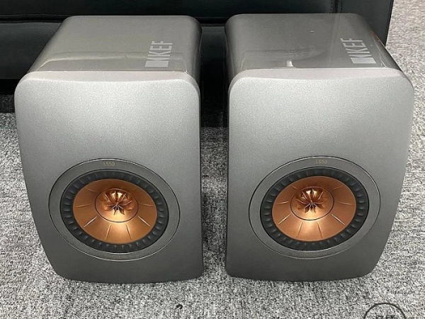 『澄橘』KEF LS50 同軸書架喇叭 一對 銀灰《二手交換買賣》A84782