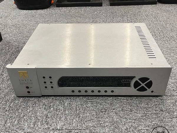 『澄橘』Theta Casa Noua DAC 電影環繞 前級擴大機 銀 瑕疵品《二手交換買賣》B02511